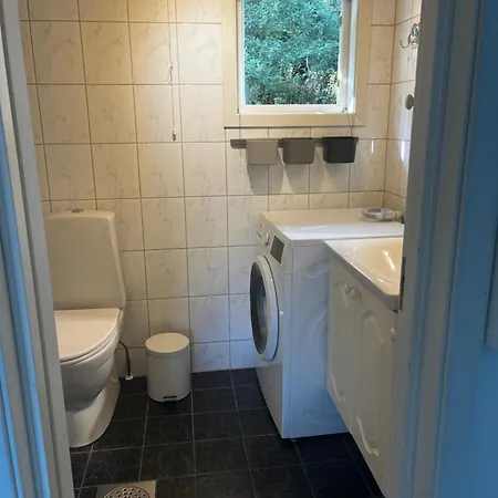 Cozy Place In A Location - Feel At Right Away! *