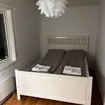 Casa vacanze Cozy Place In A Location - Feel At Right Away!