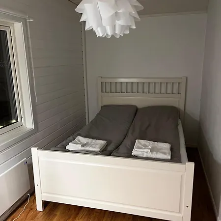 Сasa de vacaciones Cozy Place In A Location - Feel At Right Away!